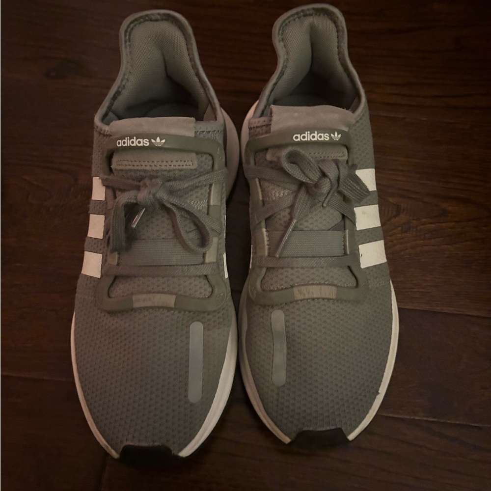 Adidas - Picture 4 of 4